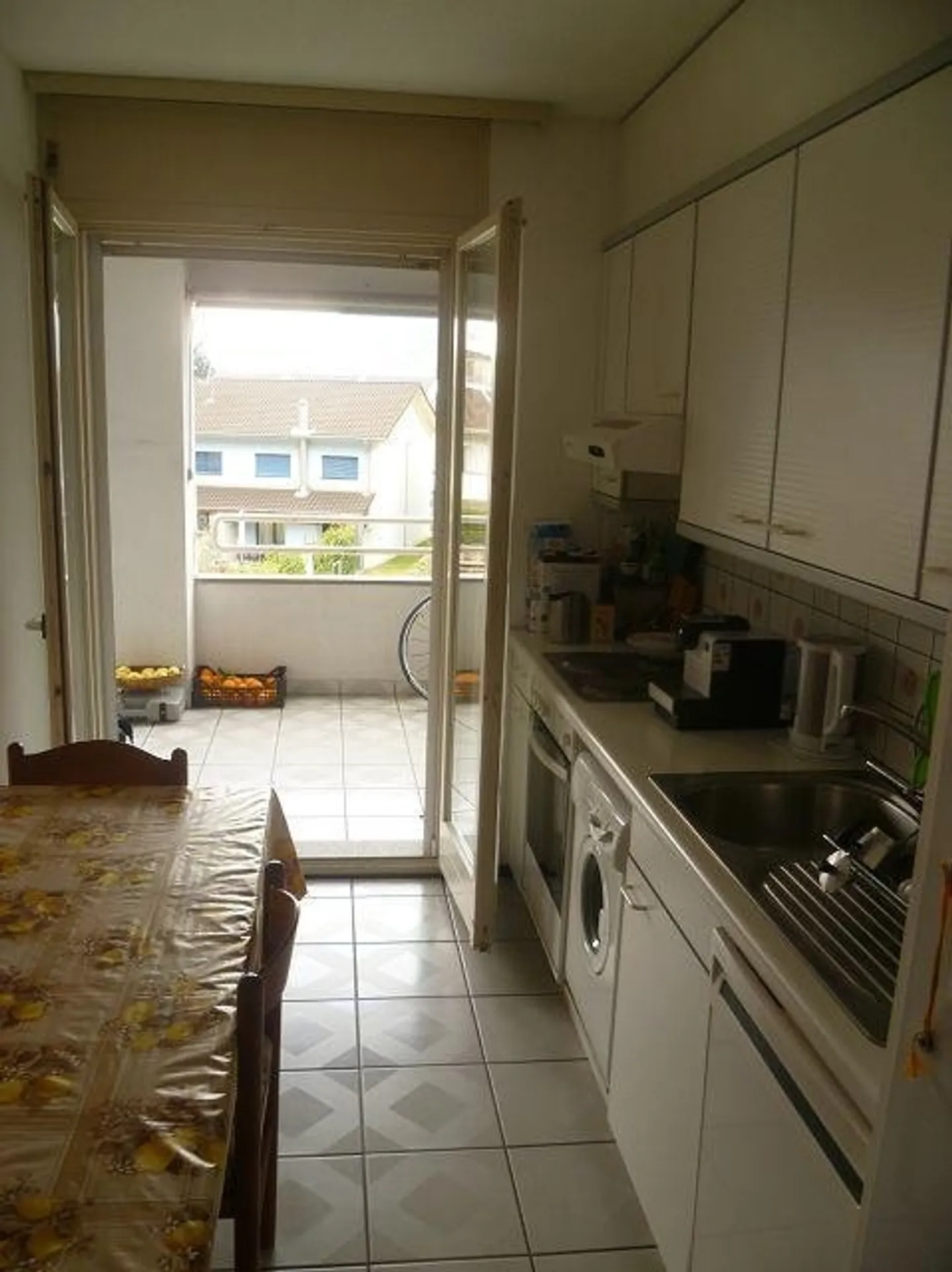 «4 1/2-Zimmer-Wohnung im 1. OG / appartamento di 4 1/2 locali nel primo piano» - Foto 4 di 12