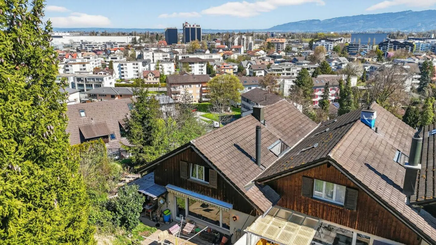 Charmantes Reihenhaus mit traumhafter Aussicht - Foto 3 von 30