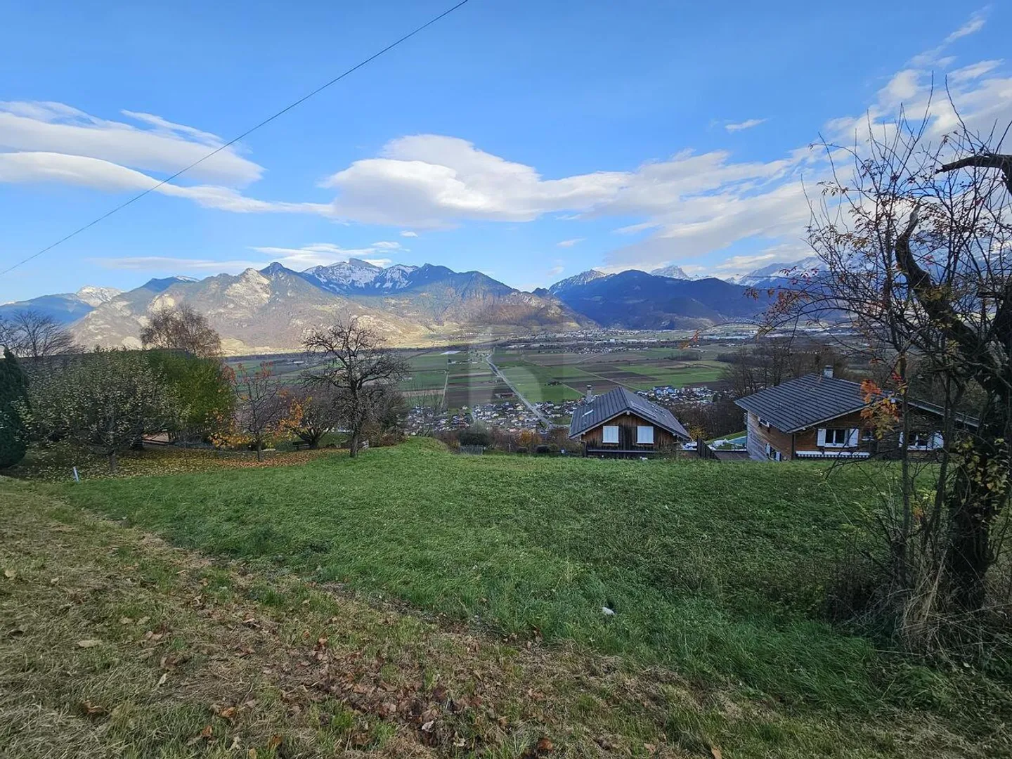 TRÈS ENSOLEILLÉ AVEC VUE SUR LES MONTAGNES - Foto 5 di 6