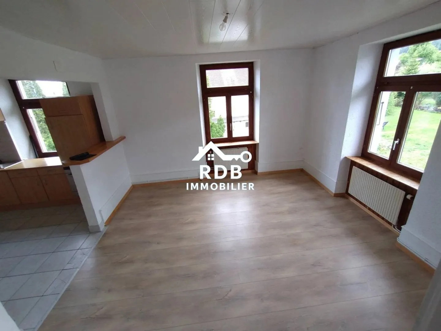 Assunzione del contratto di affitto Grande appartamento con 4 camere - Foto 1 di 11