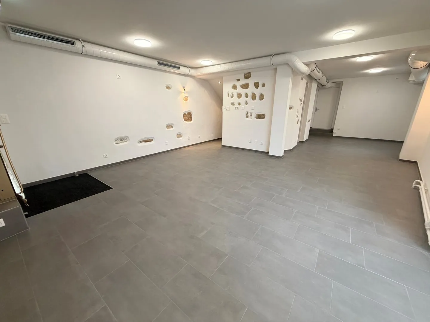 Beautiful commercial space in the center of Neuhausen - Photo 4 of 11