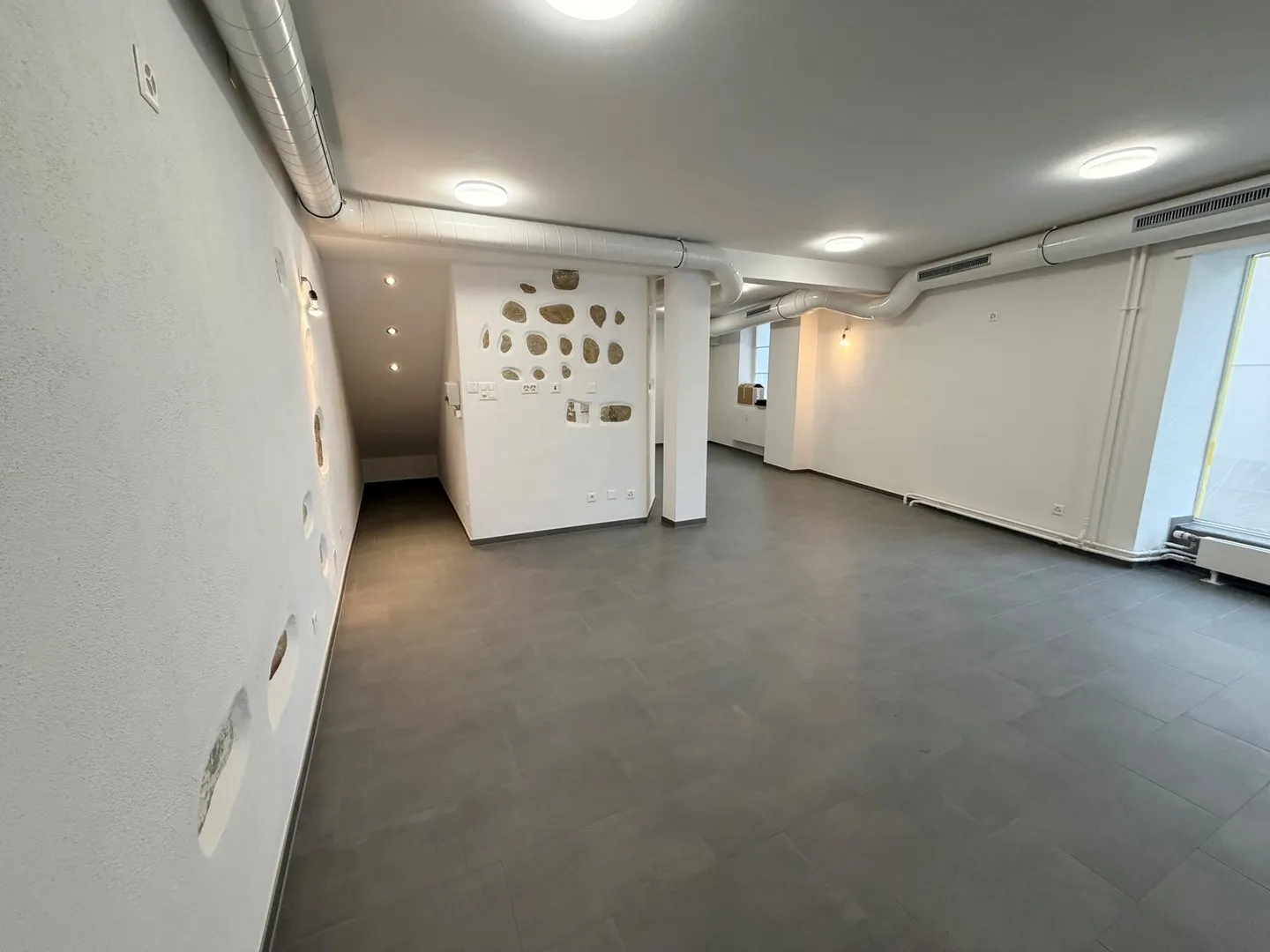Beautiful commercial space in the center of Neuhausen - Photo 5 of 11