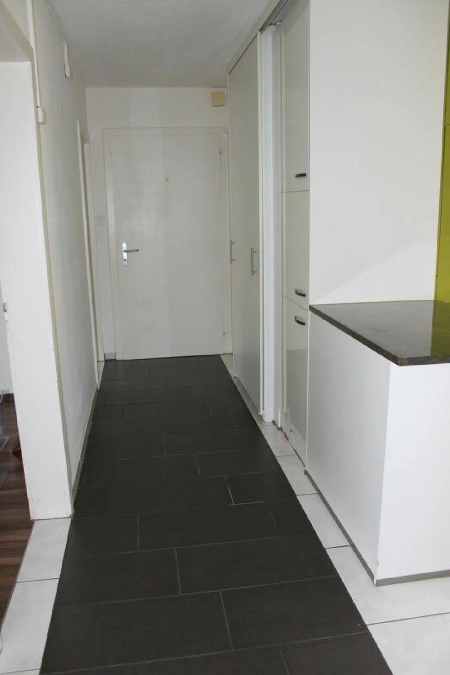 Appartement spacieux de 4,5 pièces - Photo 4 sur 10