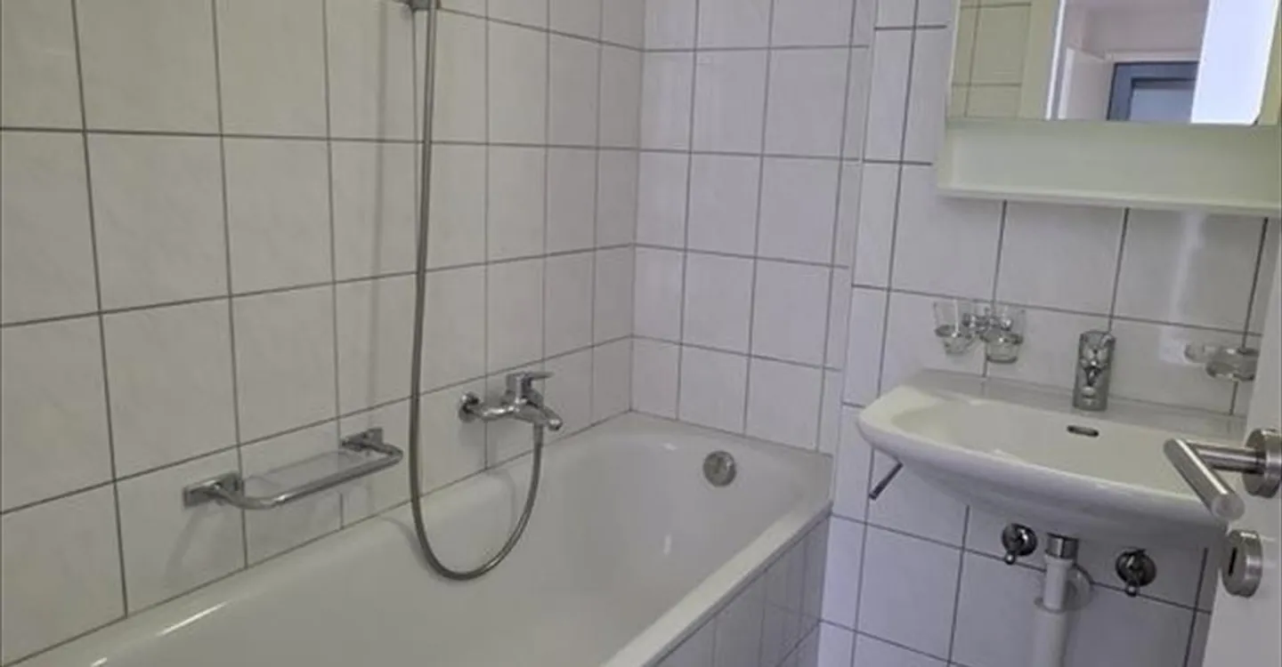 Appartement lumineux 4.5 pièces - Photo 3 sur 7