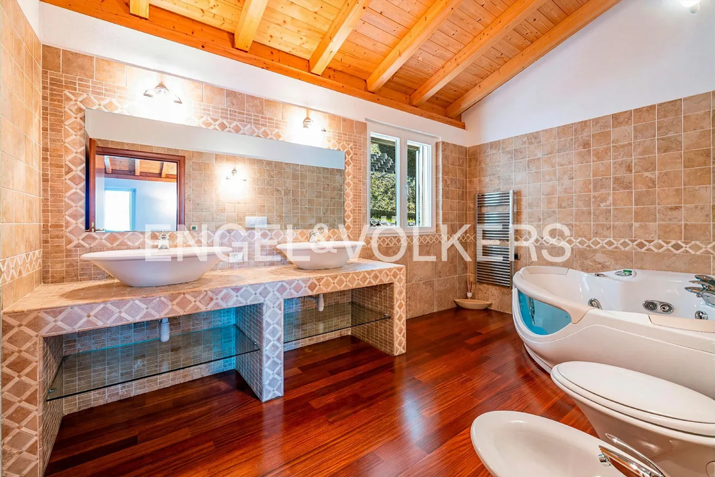 Villa con vista libera in una zona residenziale - Foto 10 di 13