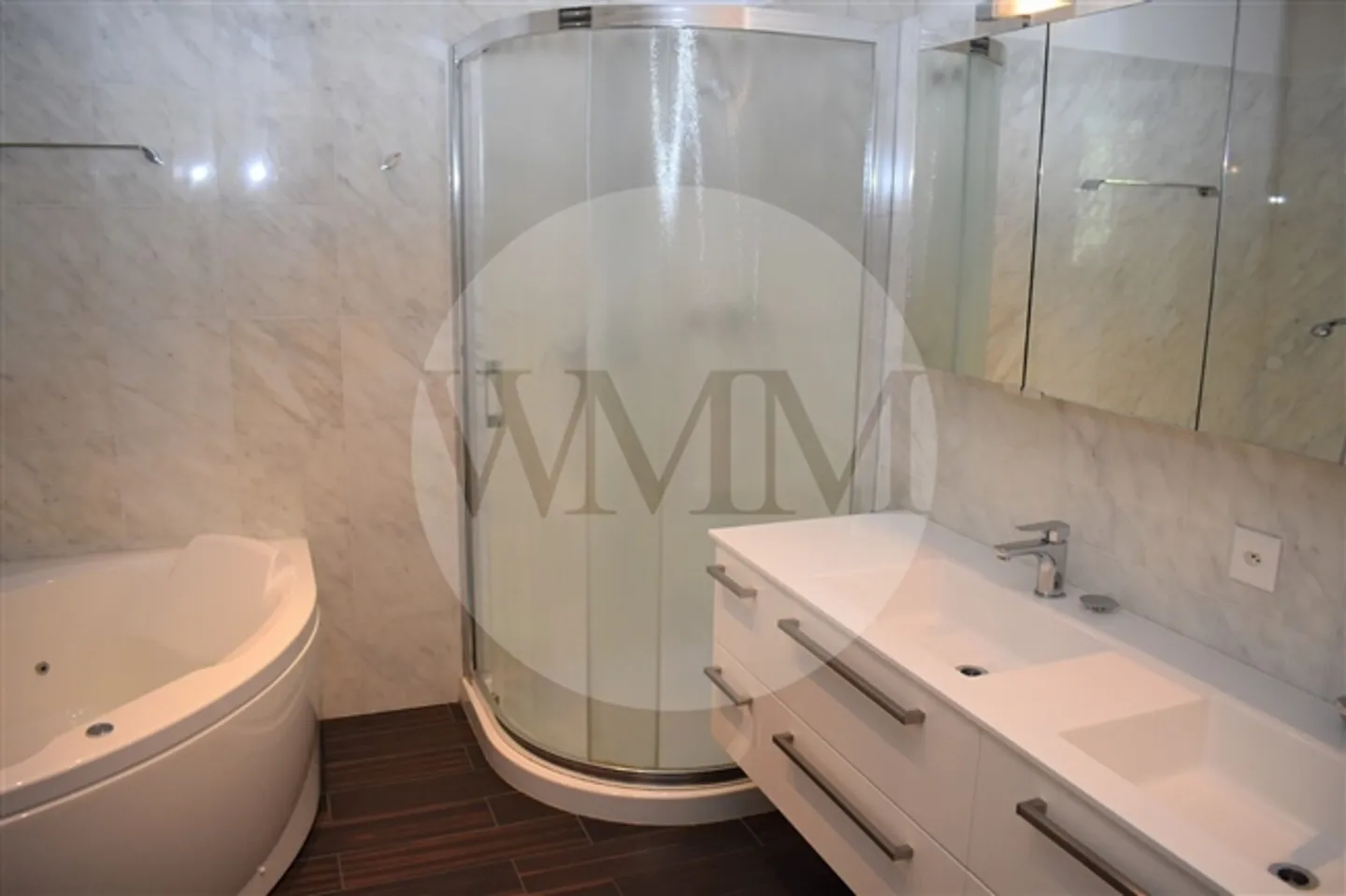 LARGE APARTMENT WITH GARDEN AND LAKE VIEW - Photo 5 of 7