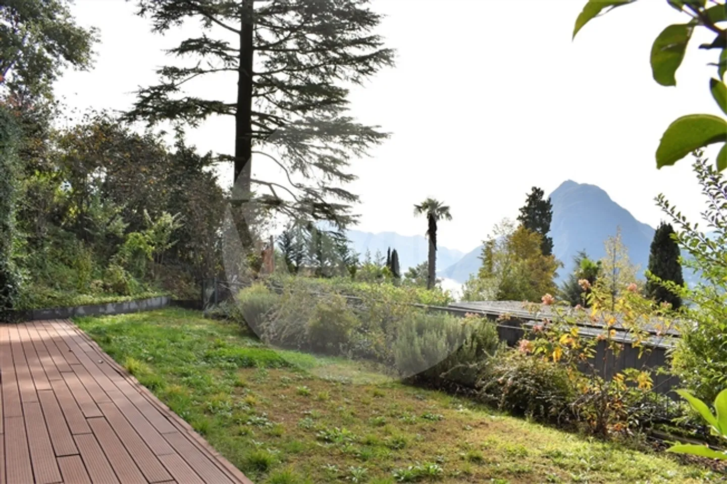 LARGE APARTMENT WITH GARDEN AND LAKE VIEW - Photo 6 of 7