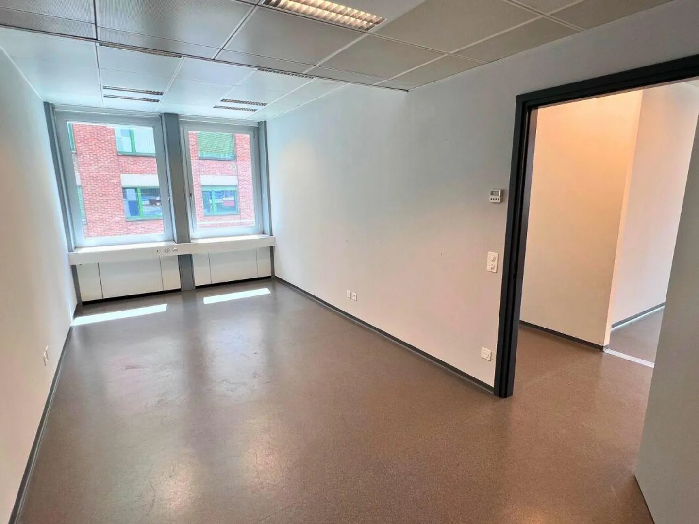 Office in the city center - Photo 5 of 6