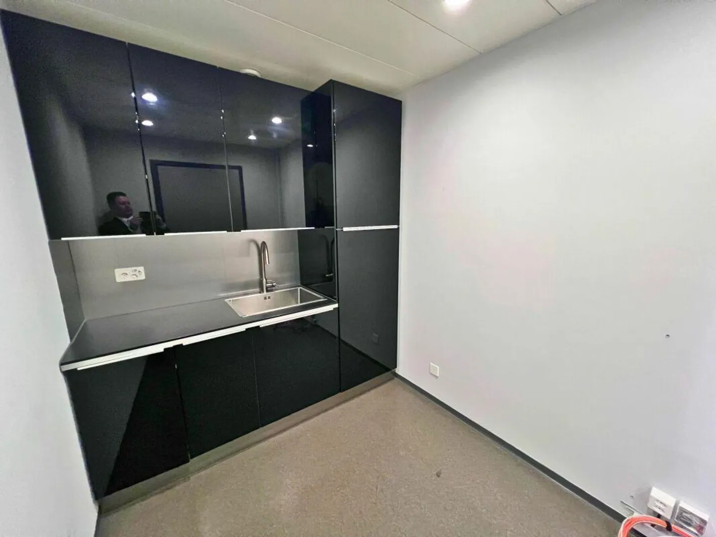 Office in the city center - Photo 6 of 6