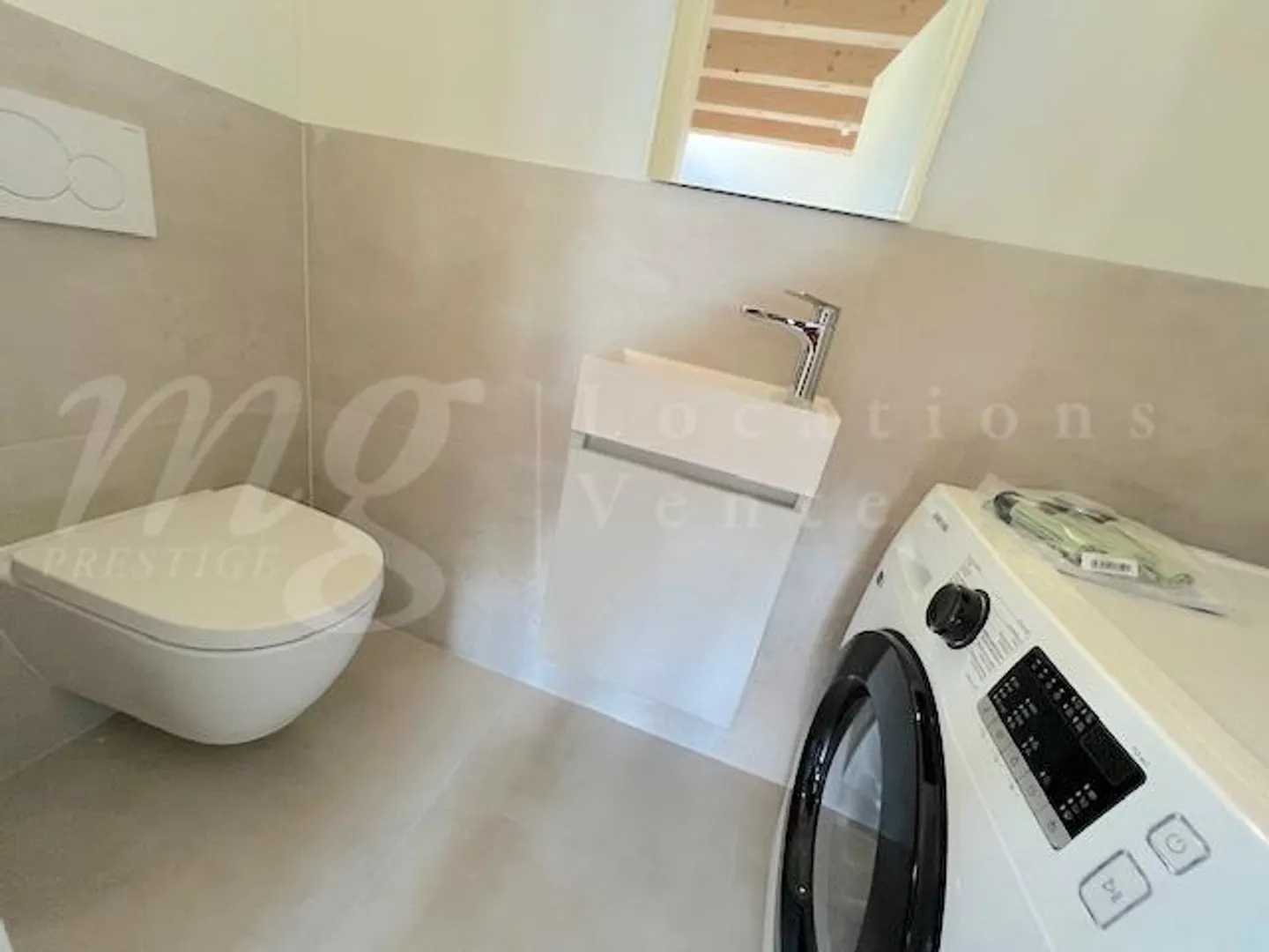 Appartement Duplex Moderne avec Terrasse - Photo 3 sur 8