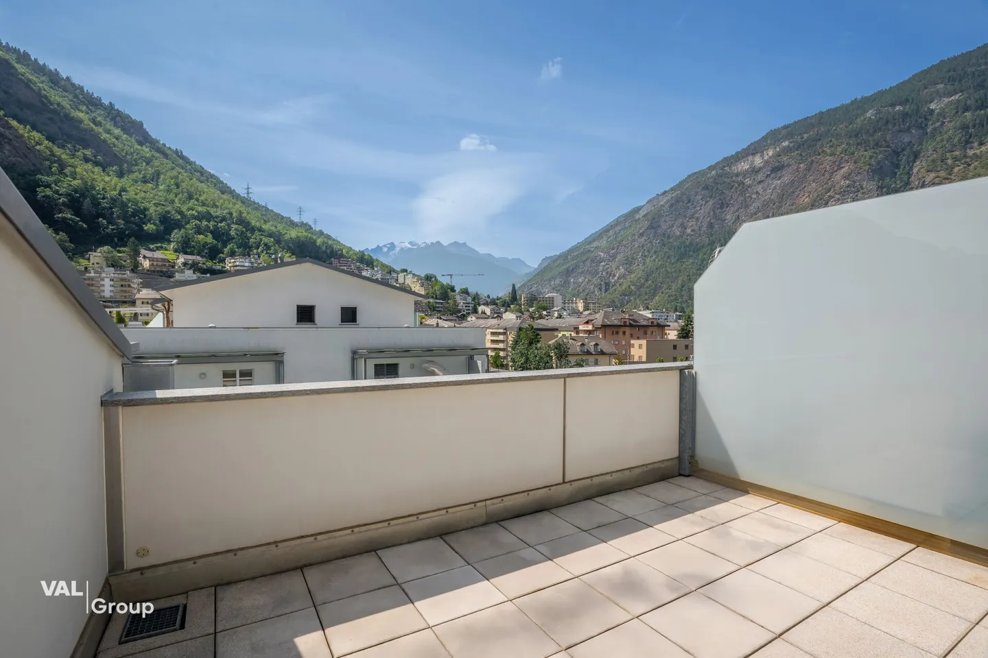 Exclusive Duplex Penthouse in the Center of Visp - Photo 16 of 17