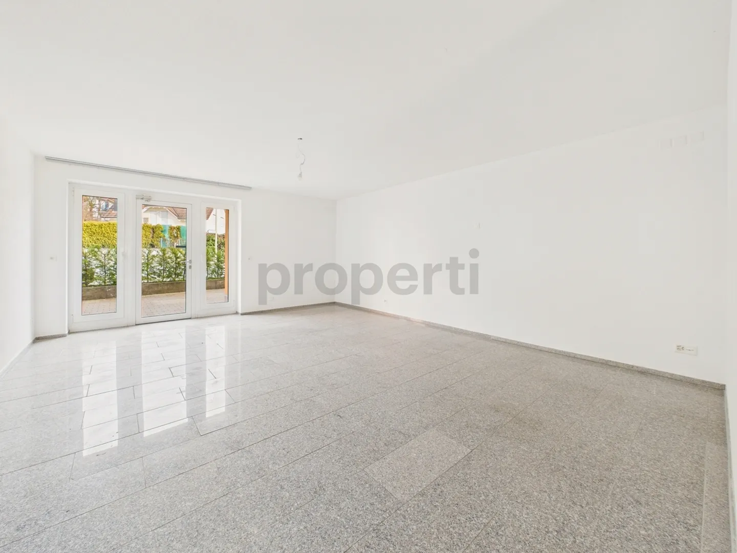 Your new home - Bright 3.5-room apartment with sunny garden seating... - Photo 1 of 9