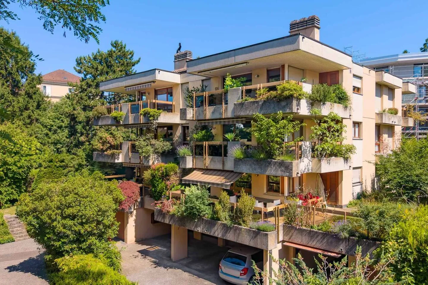 Geräumige 4,5-Zimmer-Wohnung in privilegierter Umgebung - Foto 1 von 13