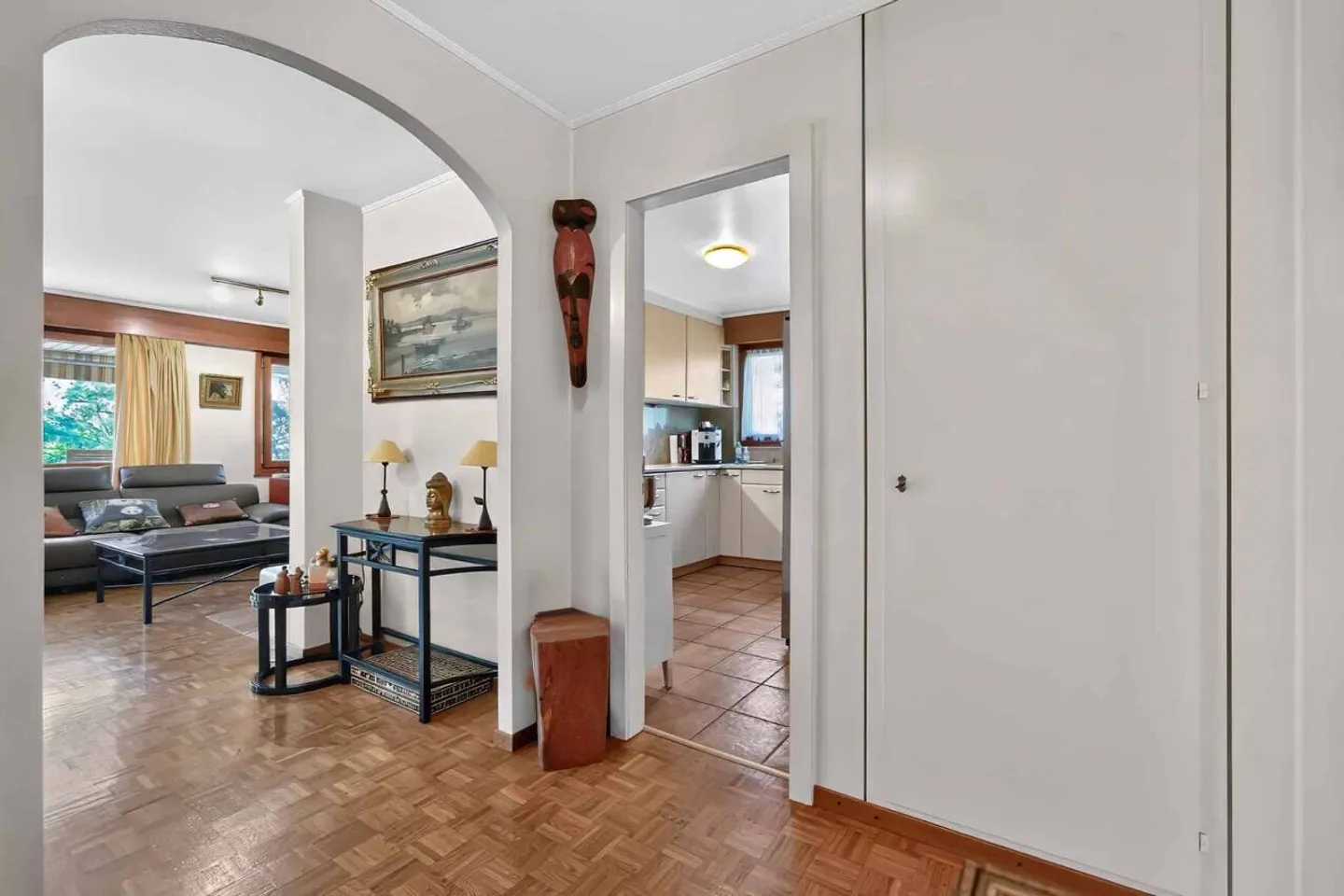 Geräumige 4,5-Zimmer-Wohnung in privilegierter Umgebung - Foto 8 von 13