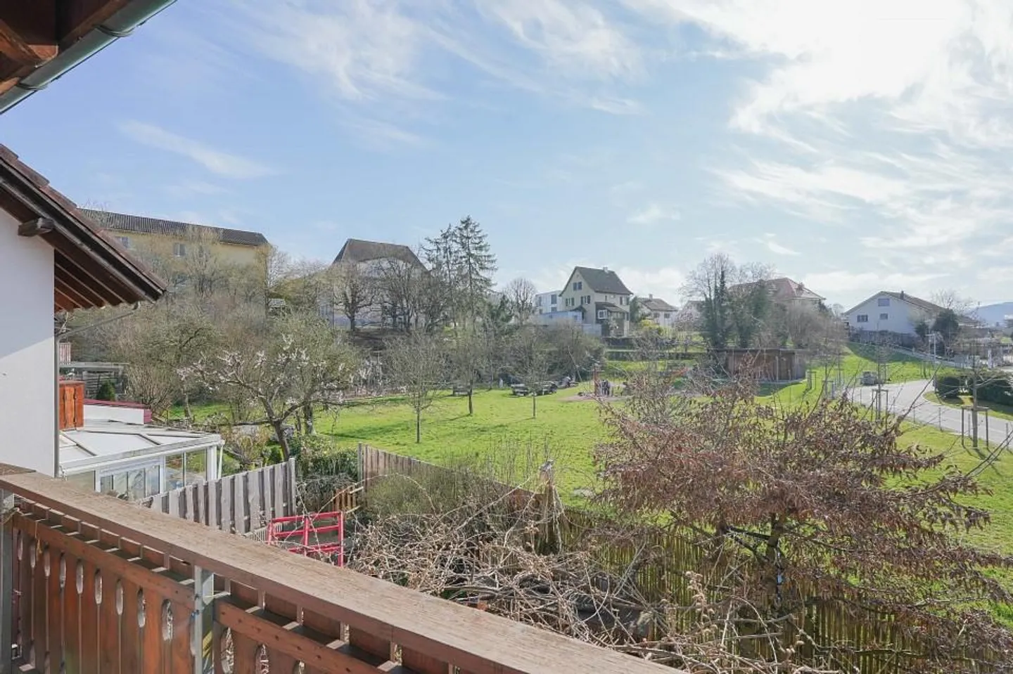 Nel centro - eppure così tranquillo: casa unifamiliare angolare di 5,5 stanze - Foto 9 di 13