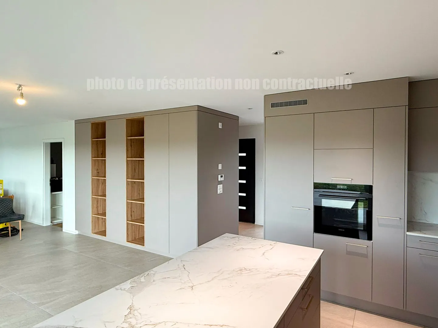 Spacious 5.5 Room Apartment - Photo 2 of 10