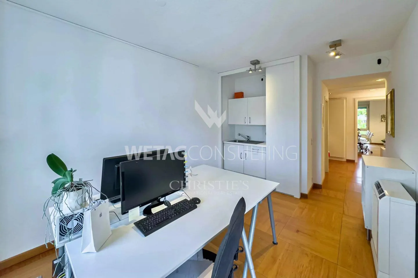 Zu verkaufen in Lugano: Modernes Penthouse mit separatem Büro- oder Gästebereich & herrlichem Blick auf den Luganersee & die Stadt - Foto 9 von 10