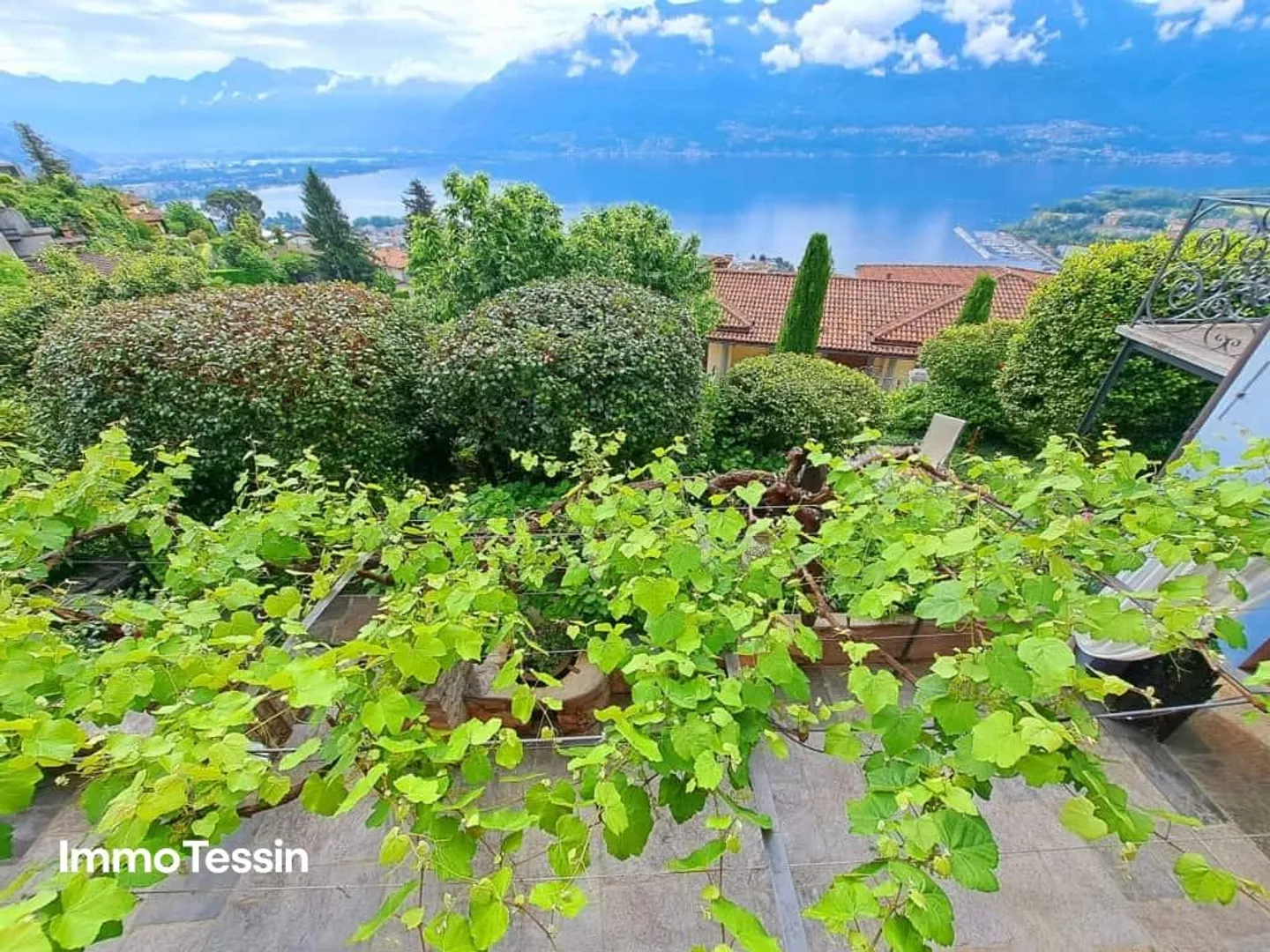 UNIQUE: Symphony of Luxury and the Style of a Bygone Era - Photo 3 of 13