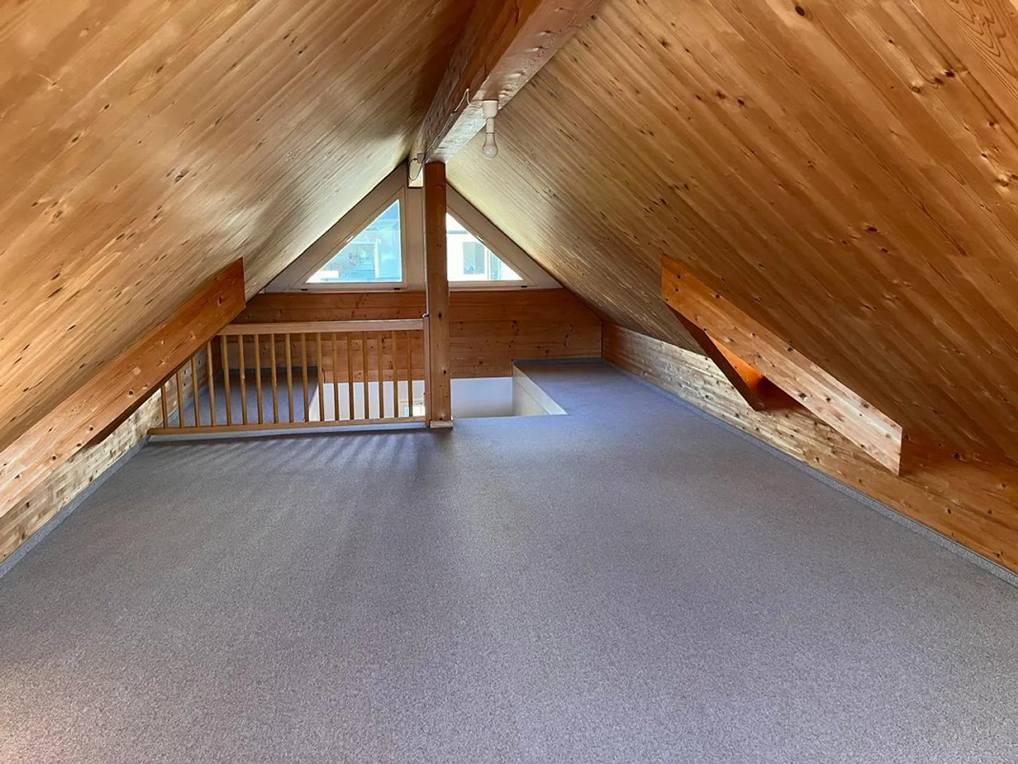 Bright 3.5-room attic apartment with charm and plenty of space - Photo 12 of 14