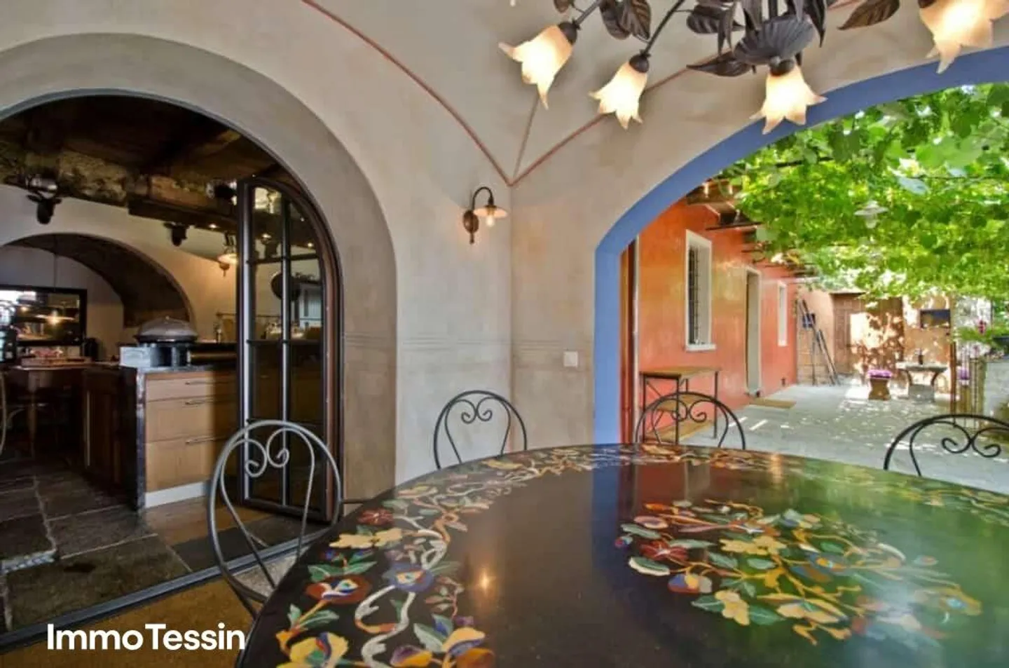 UNIQUE: Symphony of Luxury and the Style of a Bygone Era - Photo 6 of 13