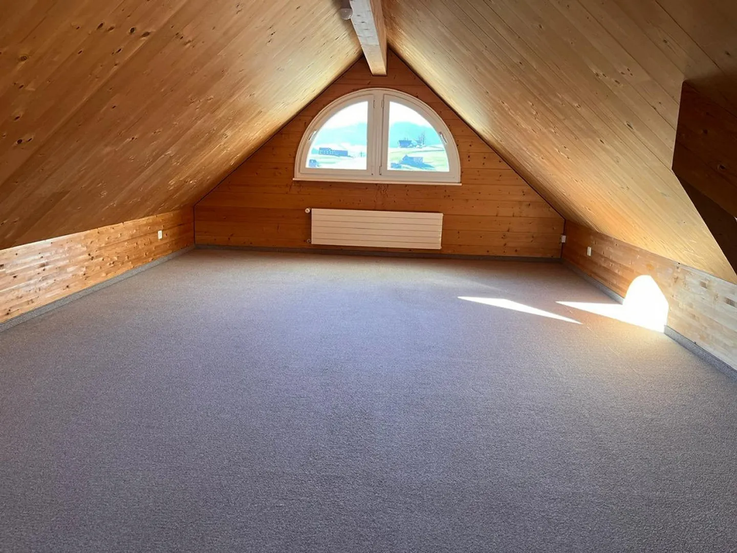 Bright 3.5-room attic apartment with charm and plenty of space - Photo 13 of 14