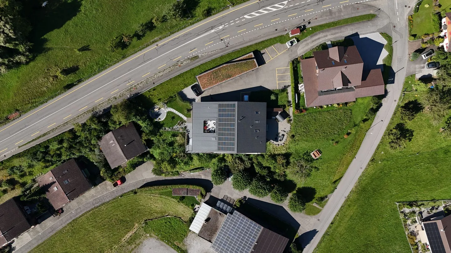 Modern penthouse apartment with spectacular views - Photo 6 of 15