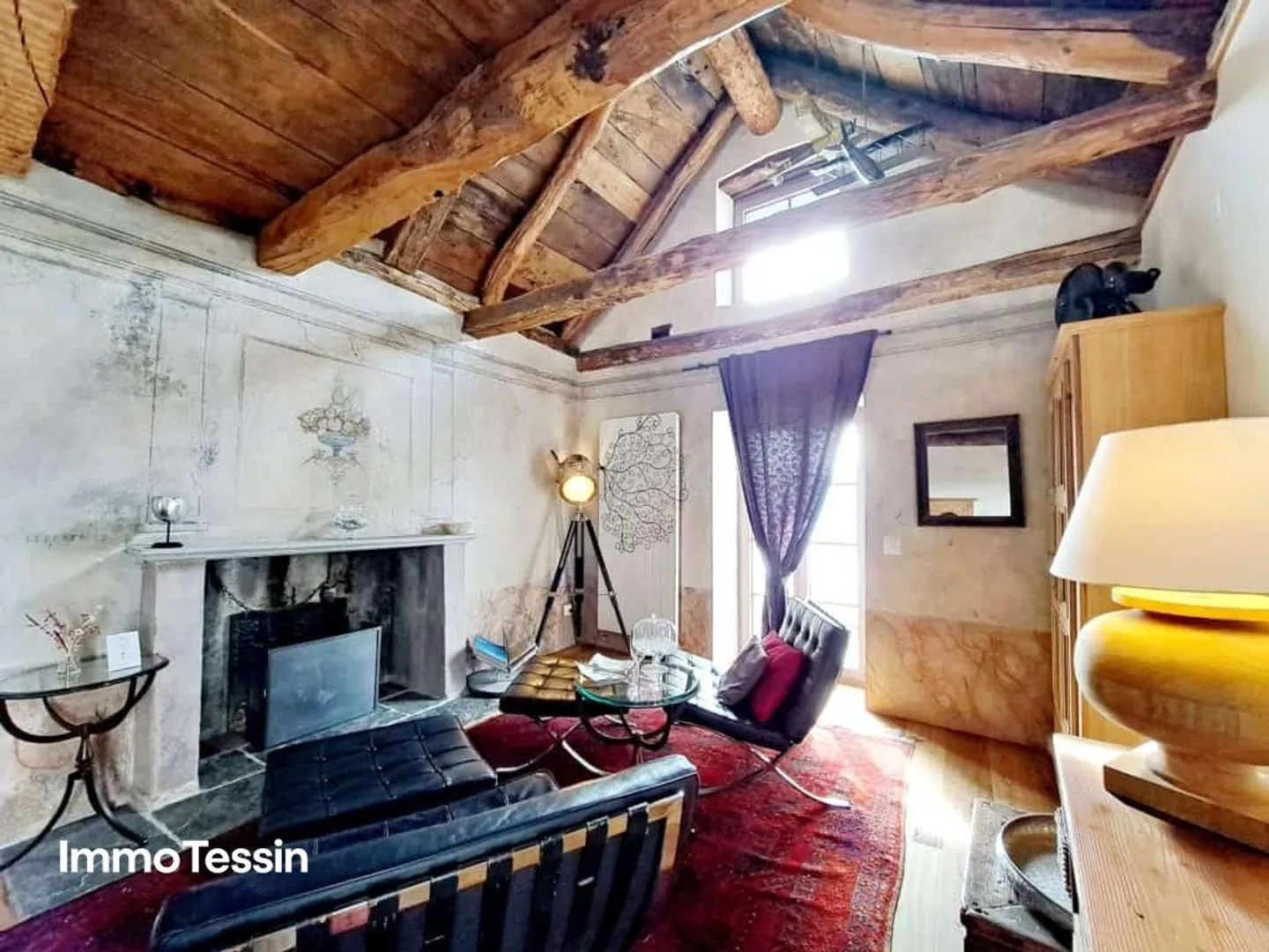 UNIQUE: Symphony of Luxury and the Style of a Bygone Era - Photo 9 of 13