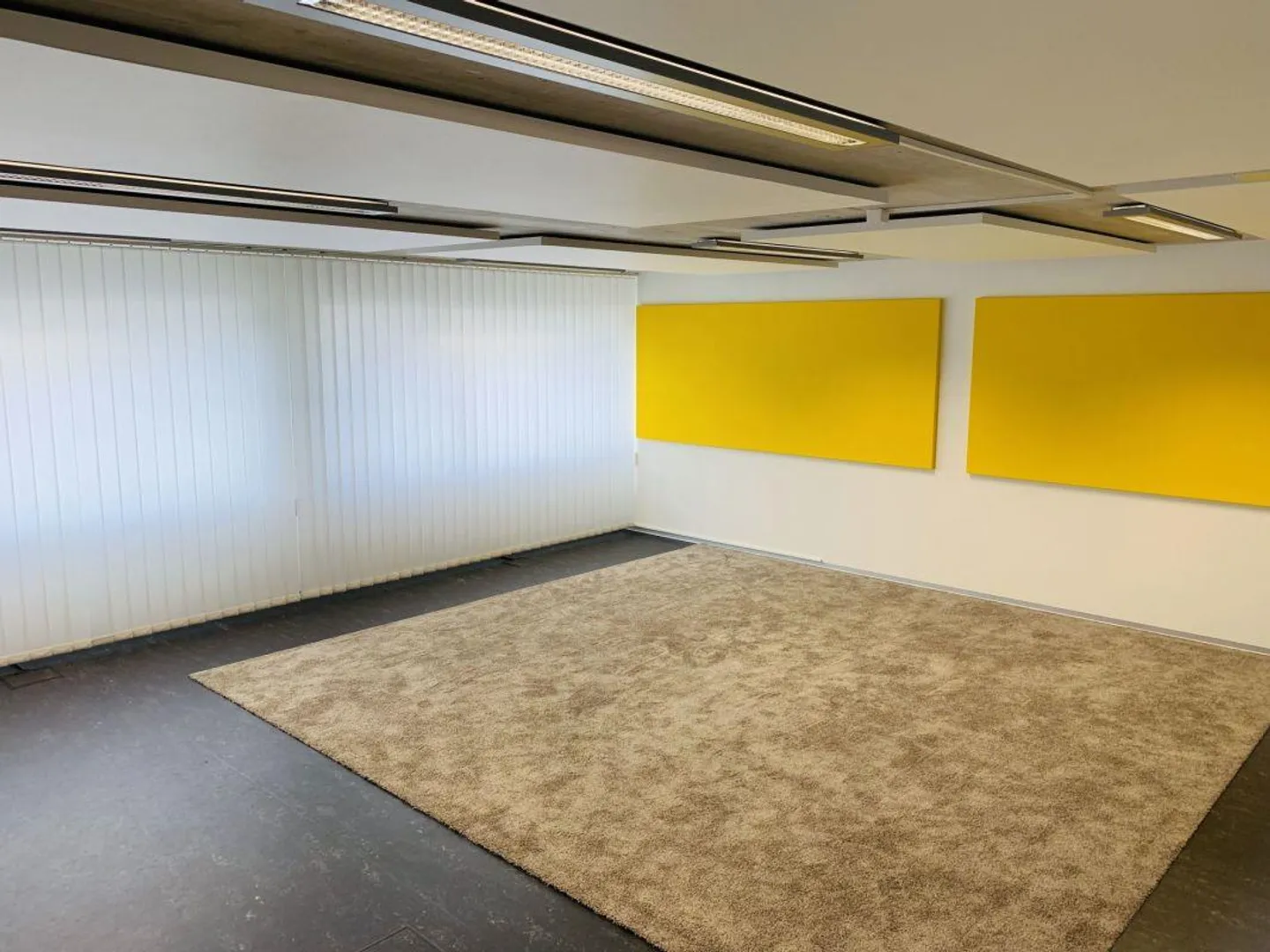 Bürofläche mit Seeblick - Foto 1 von 5