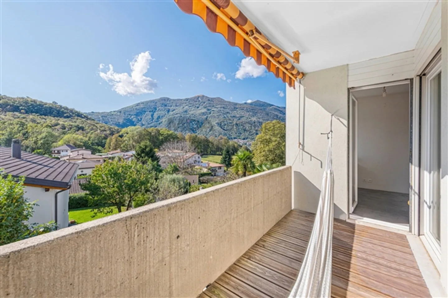 4 Room villa - Photo 2 of 20