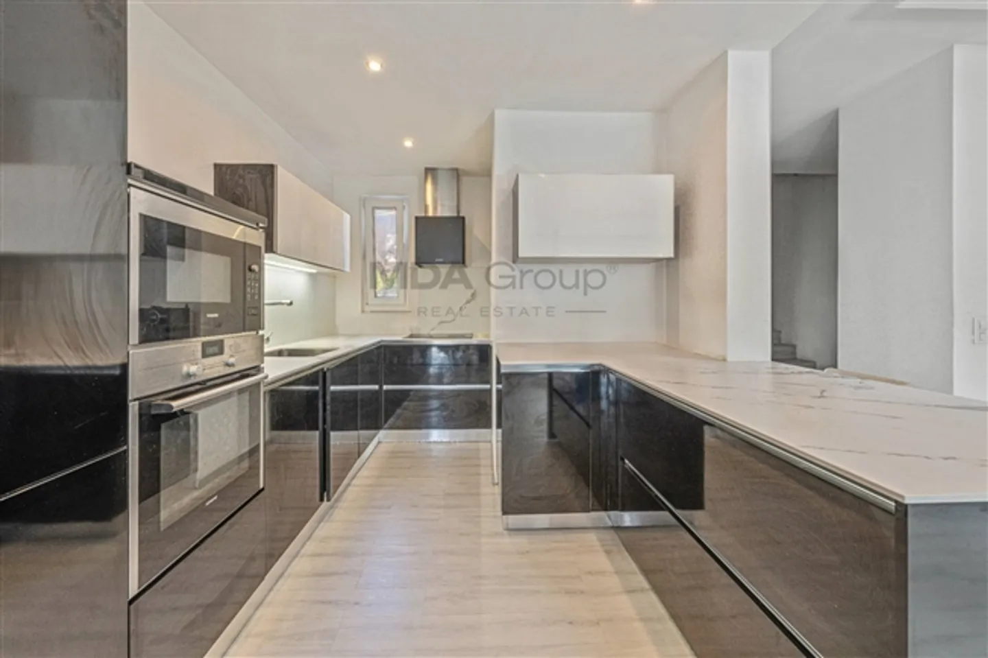 4 Room villa - Photo 3 of 20