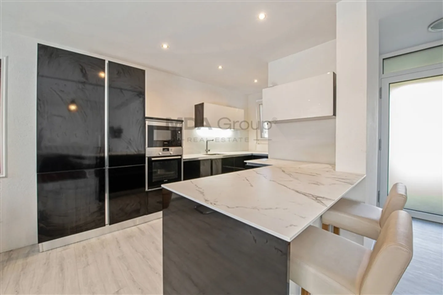 4 Room villa - Photo 4 of 20