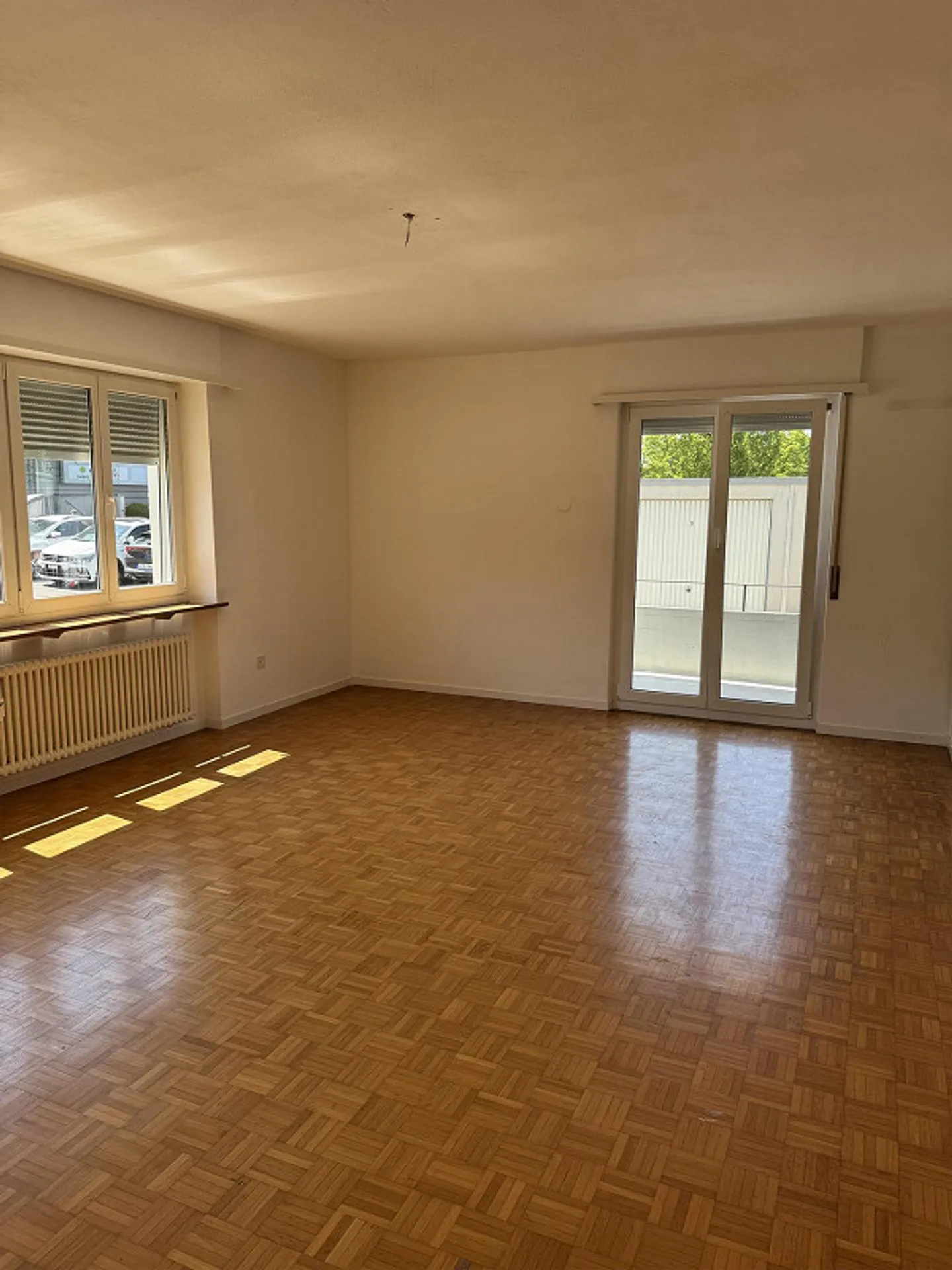 Grosszügige Wohnung in zentraler Lage - Foto 3 von 6