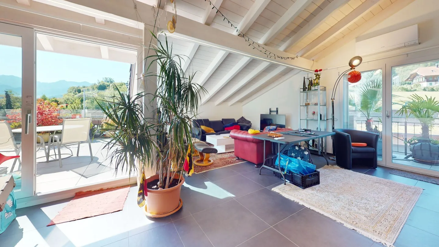 Modern penthouse apartment with spectacular views - Photo 10 of 15