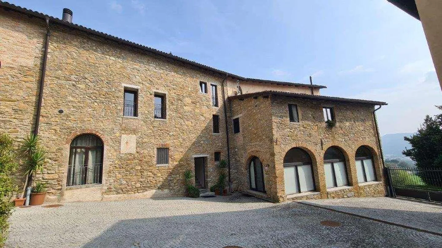 Dreamlike 3.5-room apartment in the vineyards - Photo 11 of 12