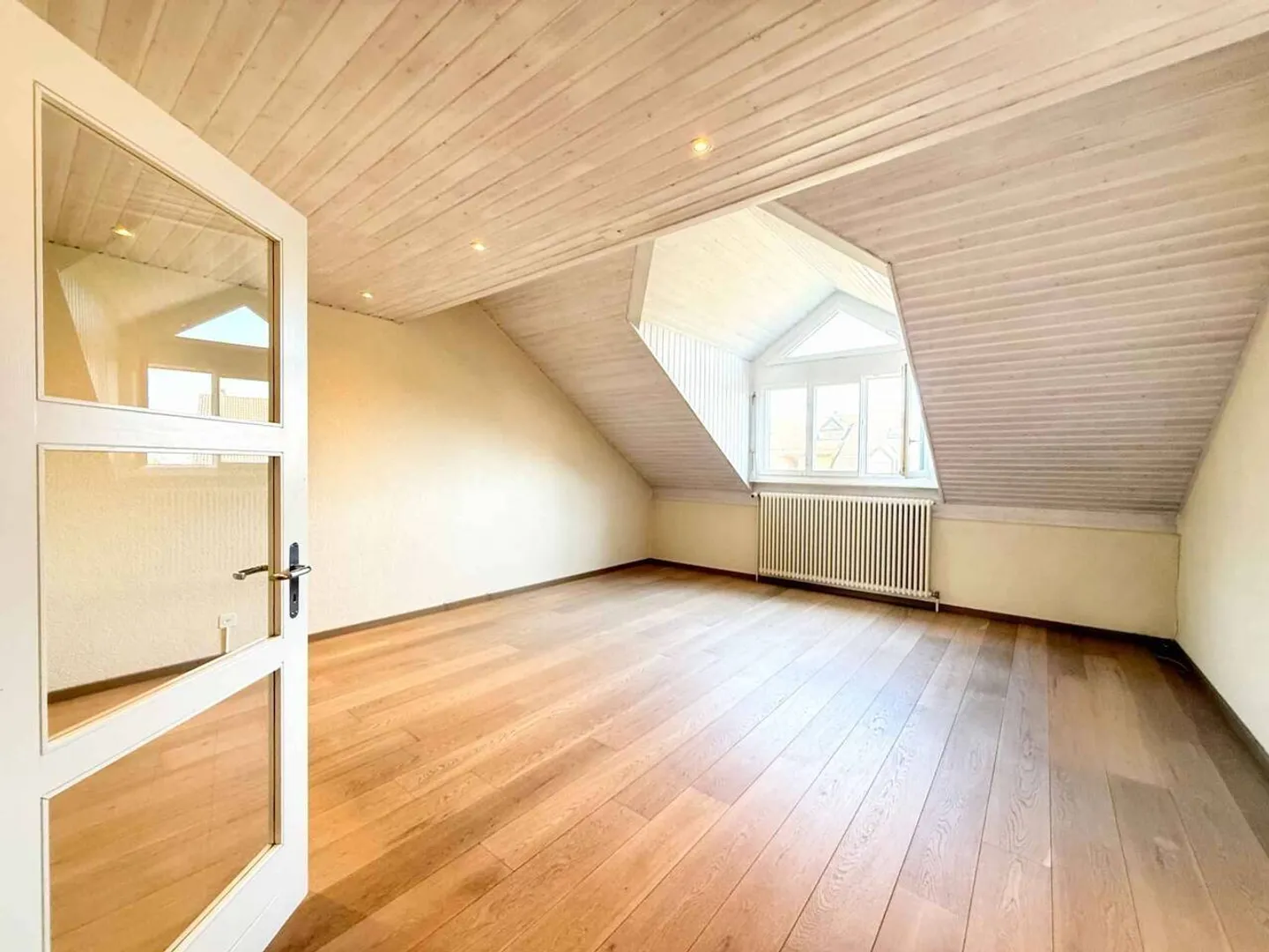 In Gland - Heller Duplex mit Charakter, in absoluter Ruhe - Foto 1 von 11