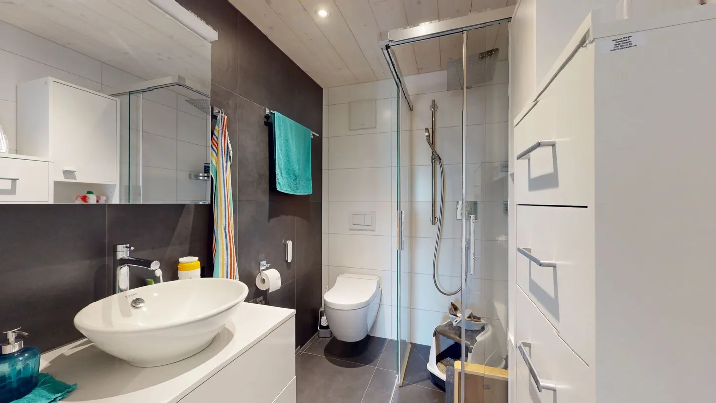 Modern penthouse apartment with spectacular views - Photo 13 of 15