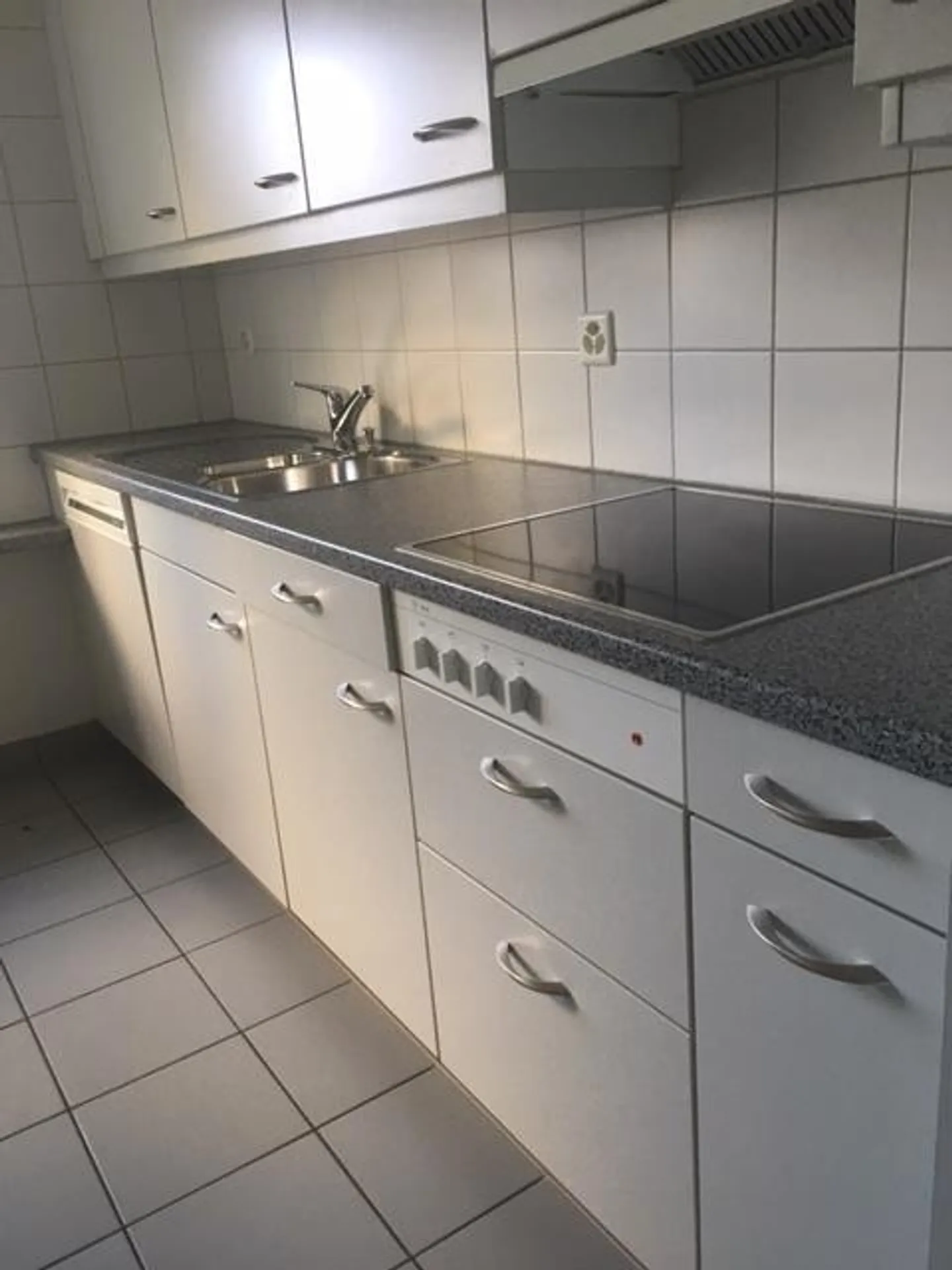 Appartamento spazioso in un ambiente adatto alle famiglie - Foto 3 di 8