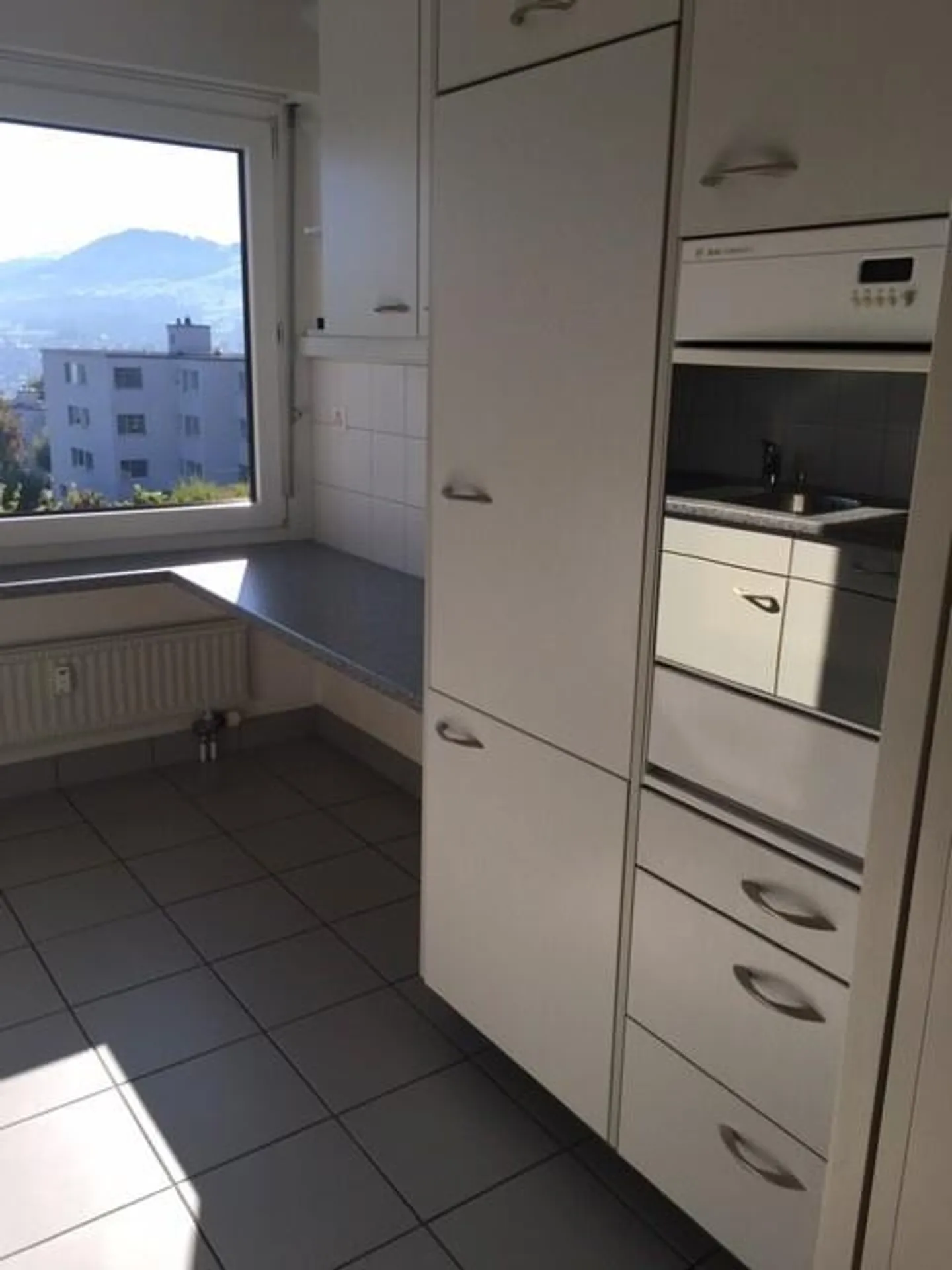 Appartamento spazioso in un ambiente adatto alle famiglie - Foto 5 di 8