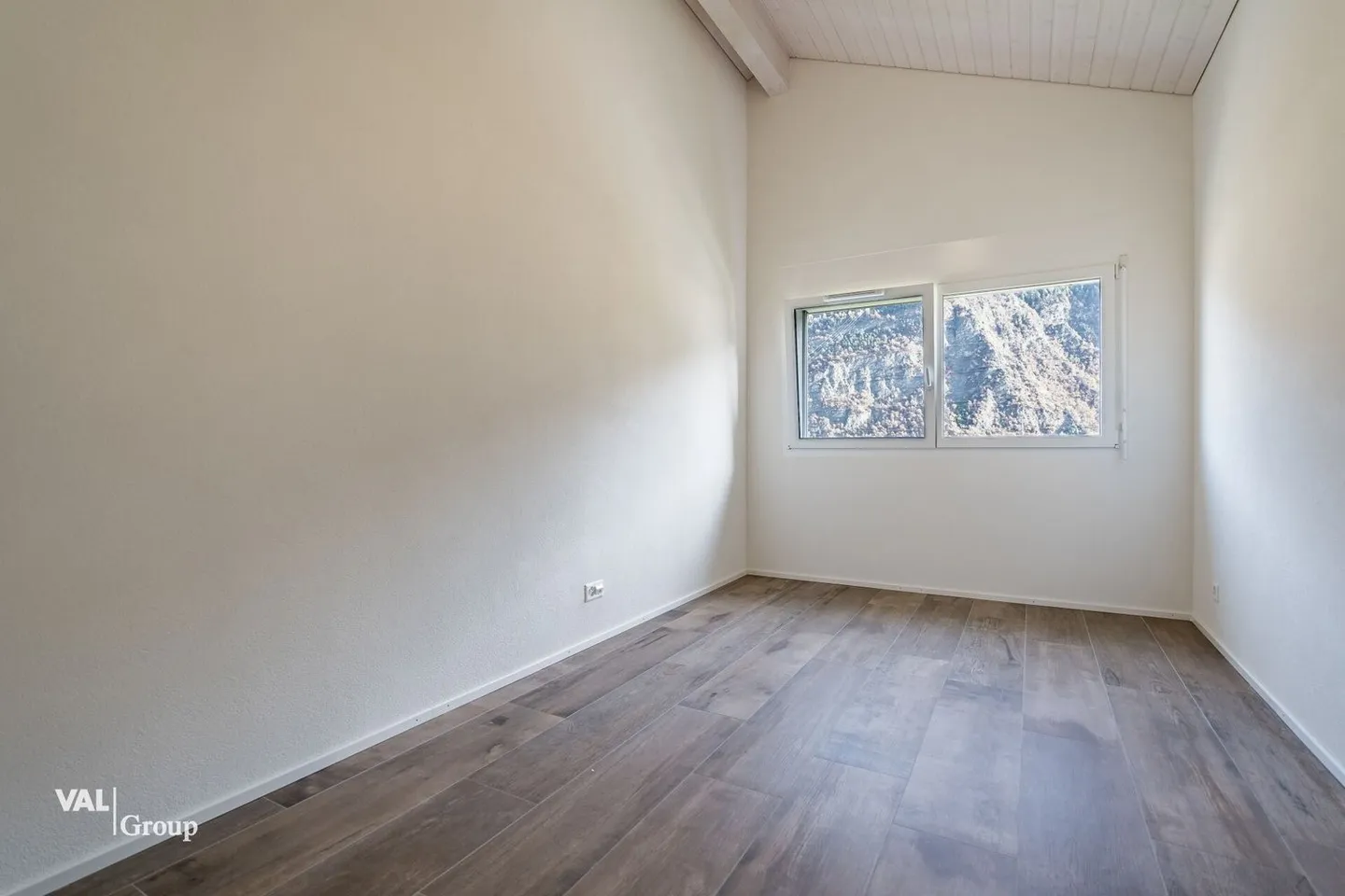 Magnifique attique 4.5 pièces lumineux avec balcon - Foto 5 von 13