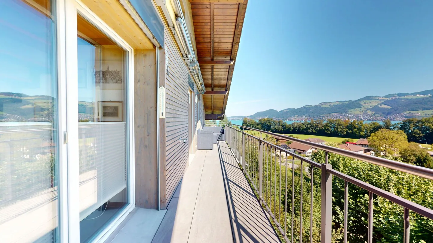 Modern penthouse apartment with spectacular views - Photo 14 of 15