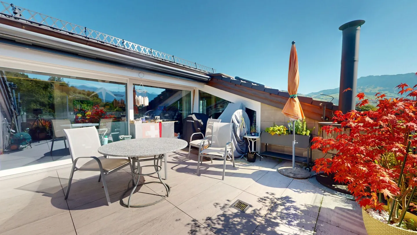 Modern penthouse apartment with spectacular views - Photo 15 of 15