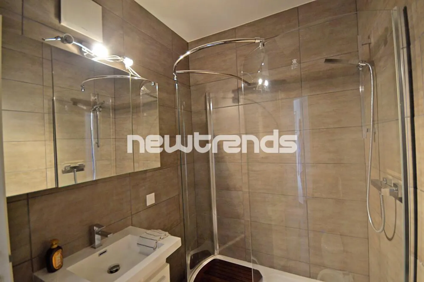 Lugano-centre : appartement meublé de 2,5 pièces à louer - Photo 3 sur 11