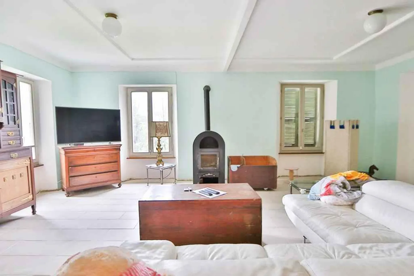 Casa ticinese di 16 stanze con 4 appartamenti con terreno edificabile e vista - Foto 2 di 21
