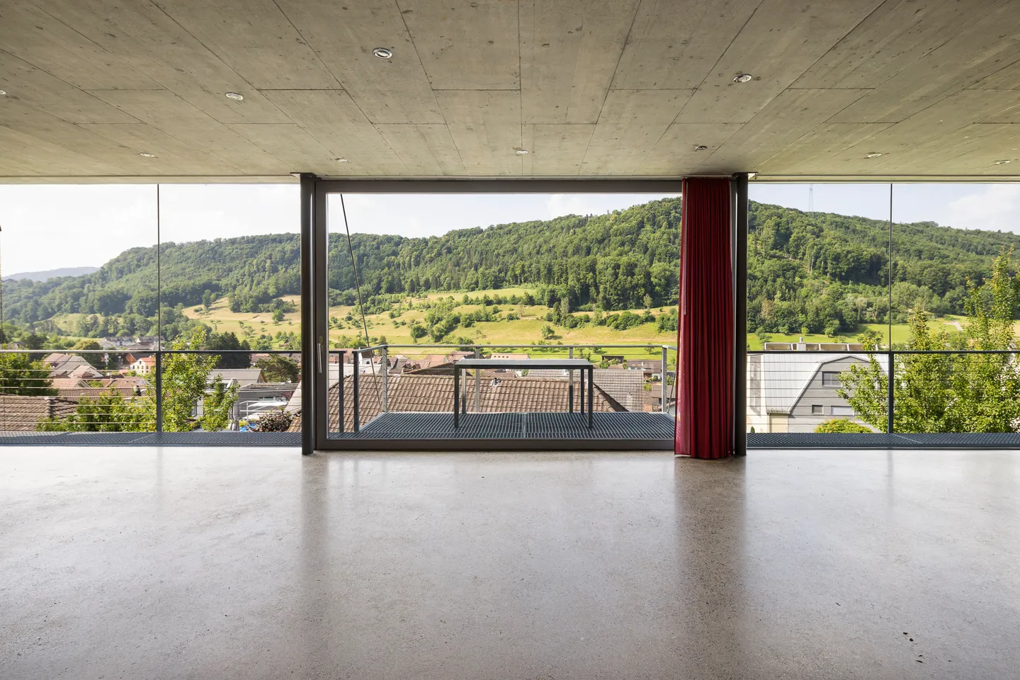 Idillio residenziale con vista panoramica e ambiente elegante - Foto 2 di 14