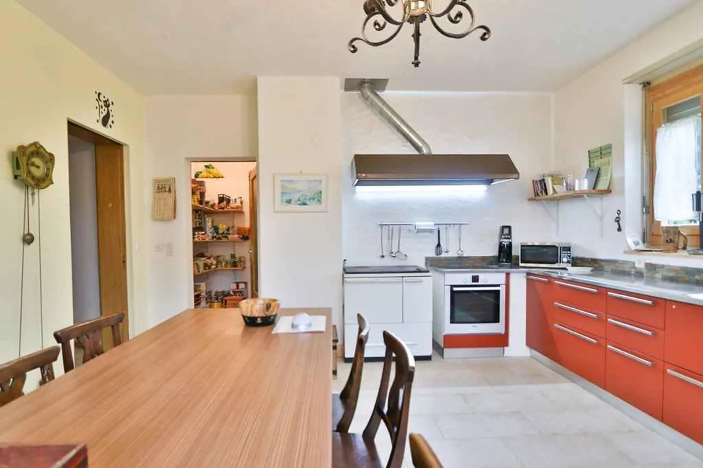 Casa ticinese di 16 stanze con 4 appartamenti con terreno edificabile e vista - Foto 9 di 21