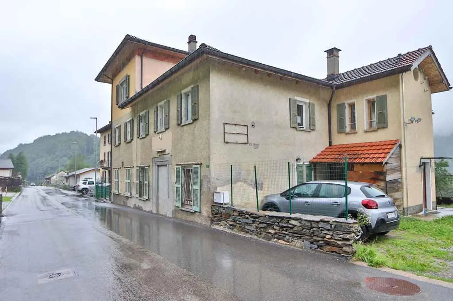 Casa ticinese di 16 stanze con 4 appartamenti con terreno edificabile e vista - Foto 19 di 21
