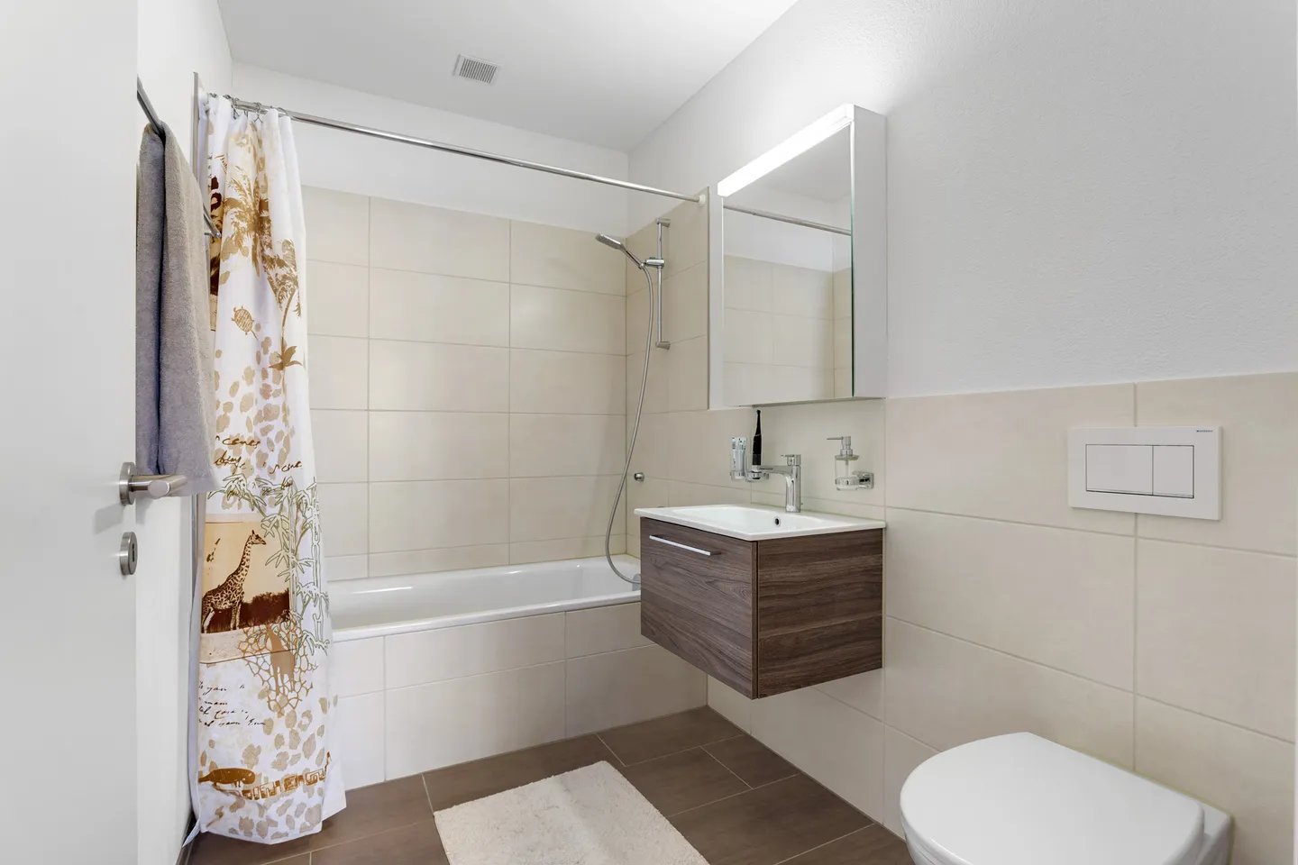 Modern 4.5-Room Apartment - Photo 7 of 10