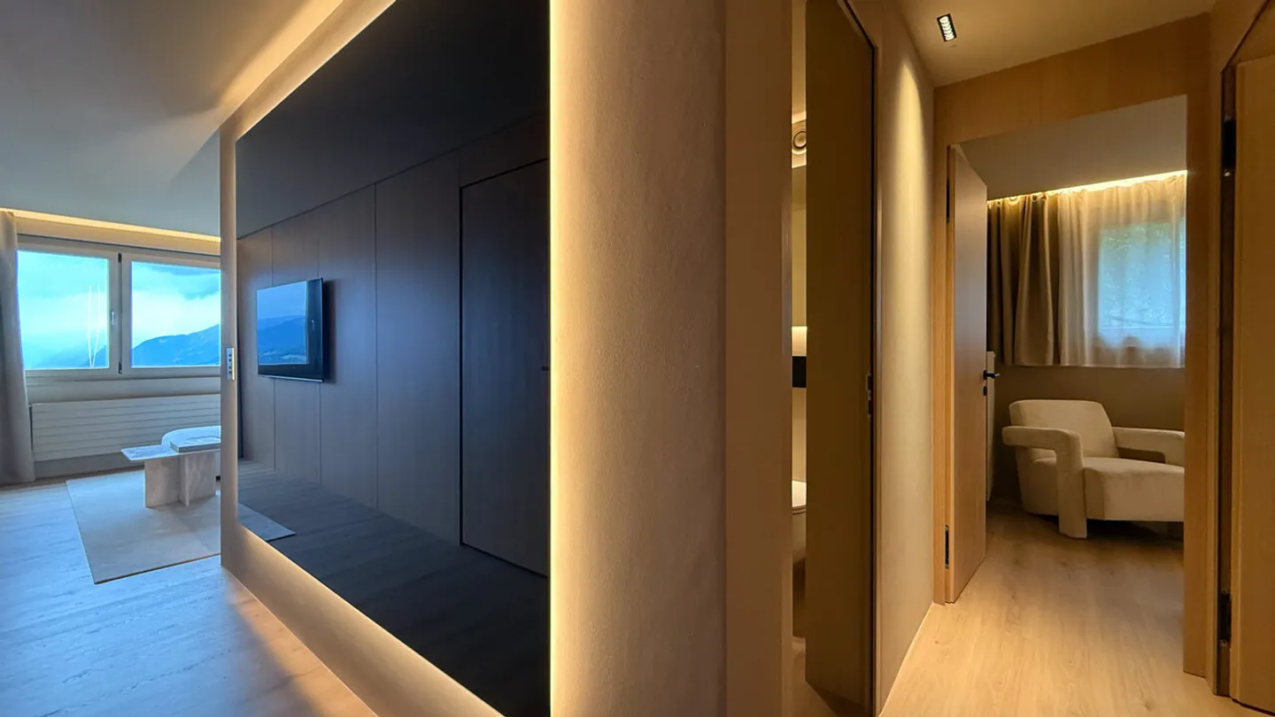 Appartement luxueux de 3,5 pièces entièrement rénové - Crans-Montana - Photo 2 sur 10