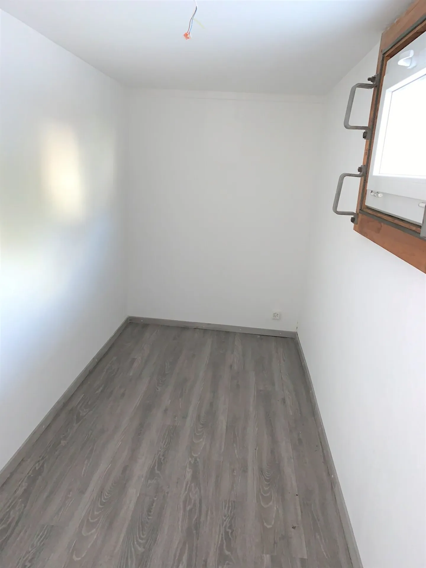 Renovated Warehouse in Villeneuve - Photo 4 of 7