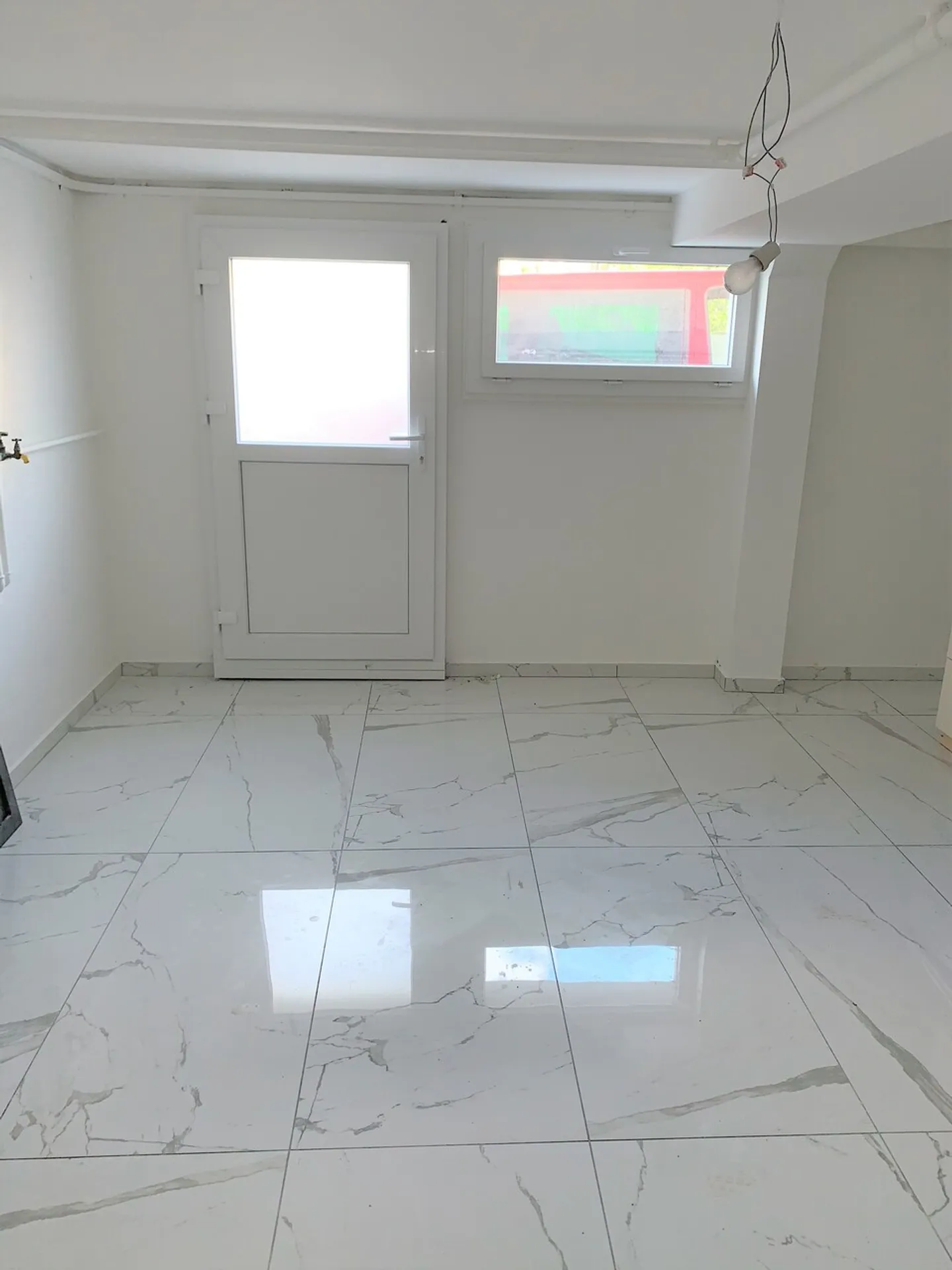 Renovated Warehouse in Villeneuve - Photo 5 of 7